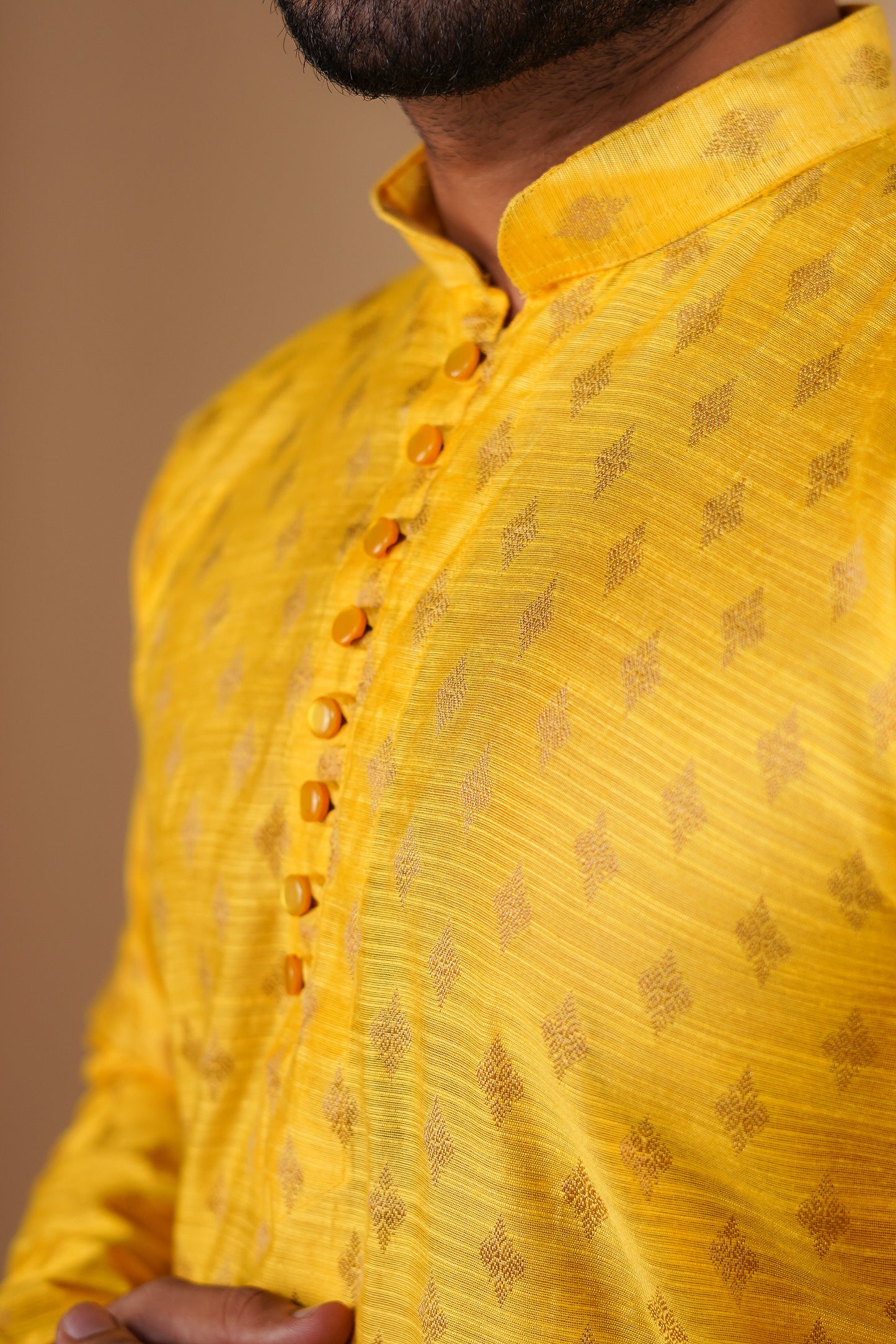 Divyam (दिव्यम्)